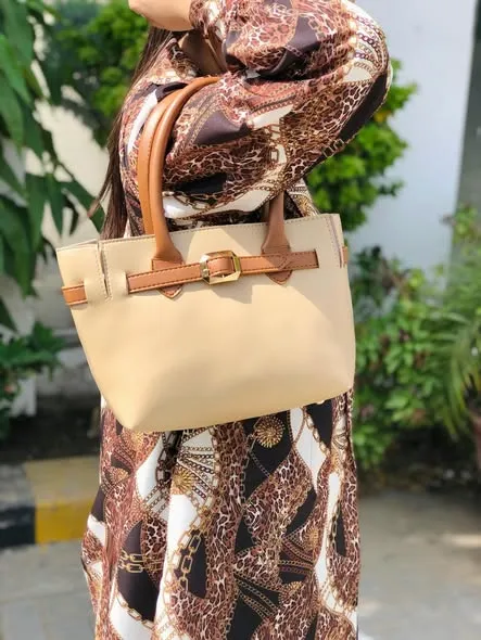 P41 Dovra ,  Reenaali, Reena, Reena Ali, iamreenaali, Reena bags, Reenaali bags, Reenahandbags,Reenaalibag,Reenatotebags,Reenaalitorebags,Reenanewbags,handbags,totebags,reenaali.com, reenaalibags,reena   (5).webp