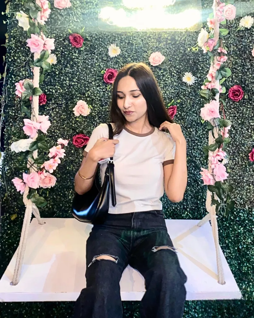 reena-ali-stylish-handbags-pakistan, reenaali-tote-bags-online-pakistan, premium-leather-handbags-reena-ali, trendy-crossbody-bags-reenaali-com, new-arrival-ladies-bags-pakistan, reenaali.com (13).webp