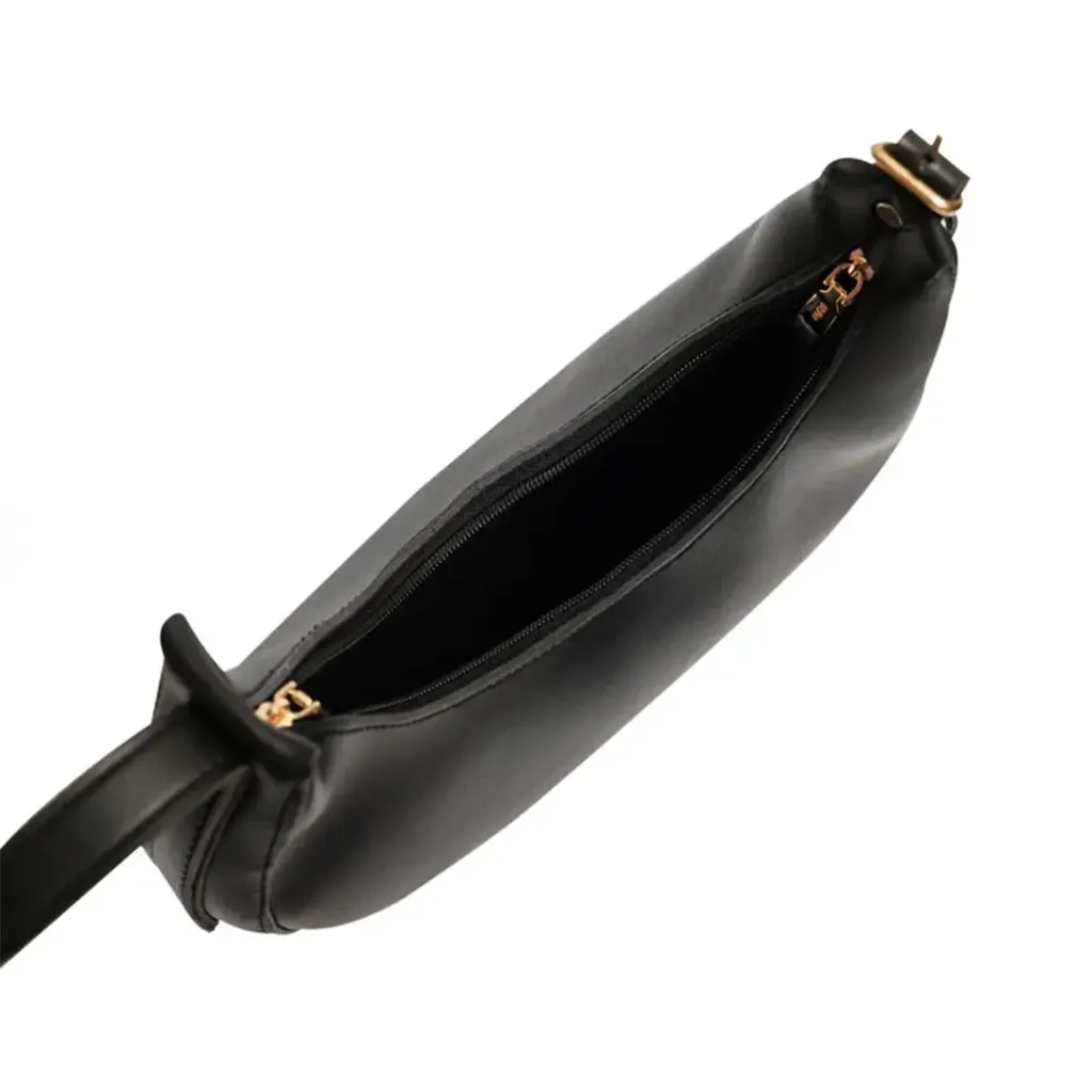 reena-ali-stylish-handbags-pakistan, reenaali-tote-bags-online-pakistan, premium-leather-handbags-reena-ali, trendy-crossbody-bags-reenaali-com, new-arrival-ladies-bags-pakistan, reenaali.com (7).webp