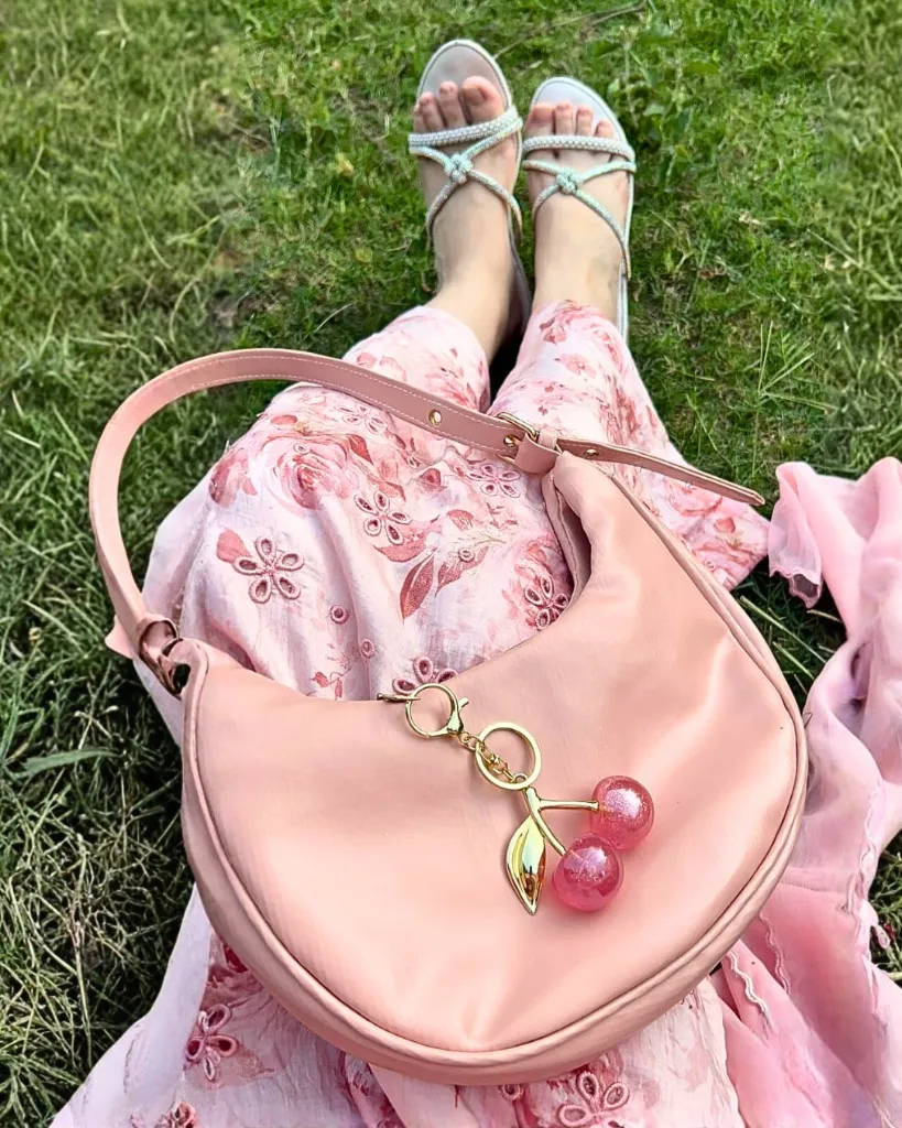 reena-ali-stylish-handbags-pakistan, reenaali-tote-bags-online-pakistan, premium-leather-handbags-reena-ali, trendy-crossbody-bags-reenaali-com, new-arrival-ladies-bags-pakistan, reenaali.com.jpg (1 (6).webp