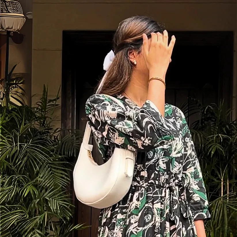 reena-ali-stylish-handbags-pakistan, reenaali-tote-bags-online-pakistan, premium-leather-handbags-reena-ali, trendy-crossbody-bags-reenaali-com, new-arrival-ladies-bags-pakistan, reenaali.com (7).webp