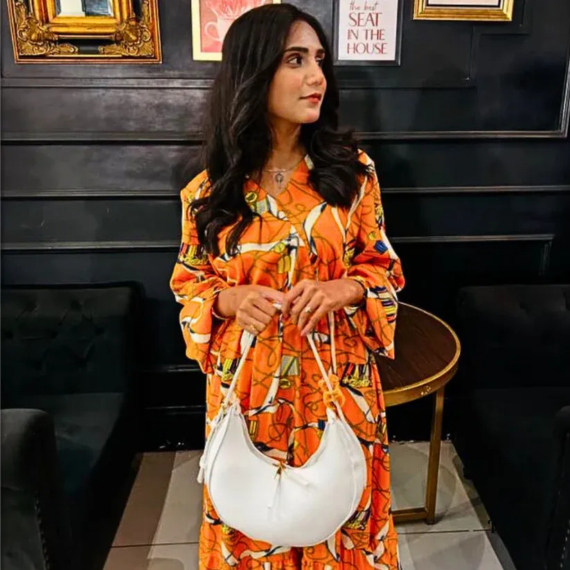 reena-ali-stylish-handbags-pakistan, reenaali-tote-bags-online-pakistan, premium-leather-handbags-reena-ali, trendy-crossbody-bags-reenaali-com, new-arrival-ladies-bags-pakistan, reenaali.com (4).webp