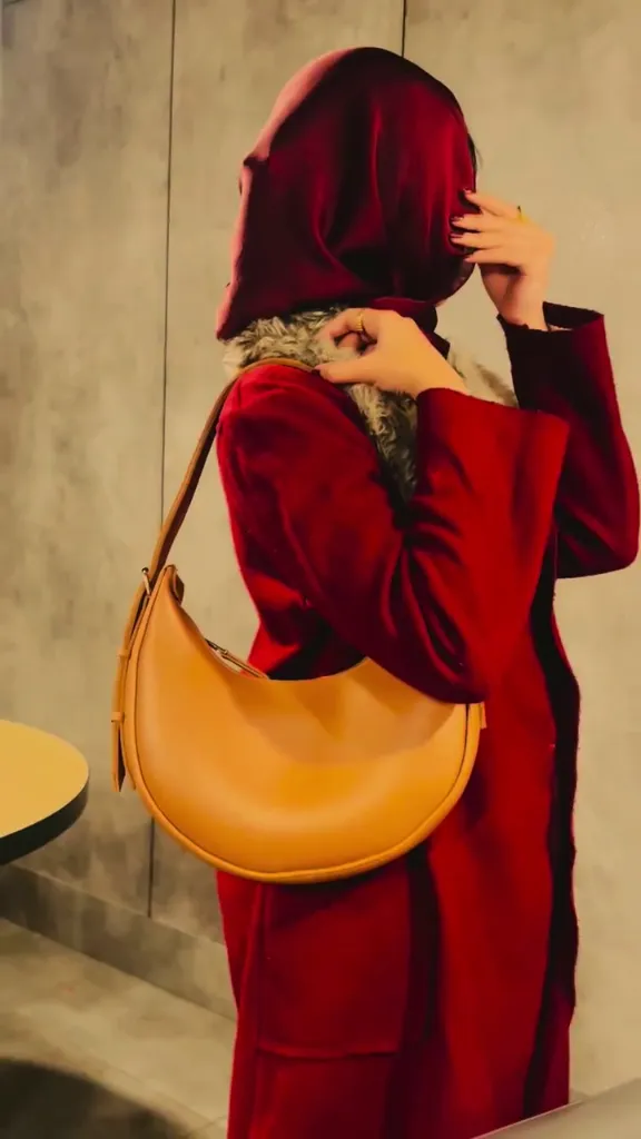 reena-ali-stylish-handbags-pakistan, reenaali-tote-bags-online-pakistan, premium-leather-handbags-reena-ali, trendy-crossbody-bags-reenaali-com, new-arrival-ladies-bags-pakistan, reenaali.com.jpg ( (9).webp