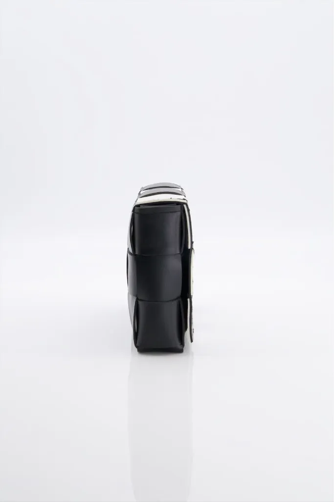 X 81 Sacksy ,  Reenaali, Reena, Reena Ali, iamreenaali, Reena bags, Reenaali bags, Reenahandbags,Reenaalibag,Reenatotebags,Reenaalitorebags,Reenanewbags,handbags,totebags,onlinehandbags, (21).webp