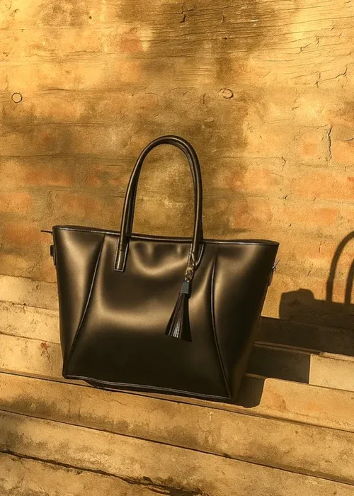 x84 Moonelle ,  Reenaali, Reena, Reena Ali, iamreenaali, Reena bags, Reenaali bags, Reenahandbags,Reenaalibag,Reenatotebags,Reenaalitorebags,Reenanewbags,handbags,totebags,onlinehandbags,reenaali.com,reena (1).webp