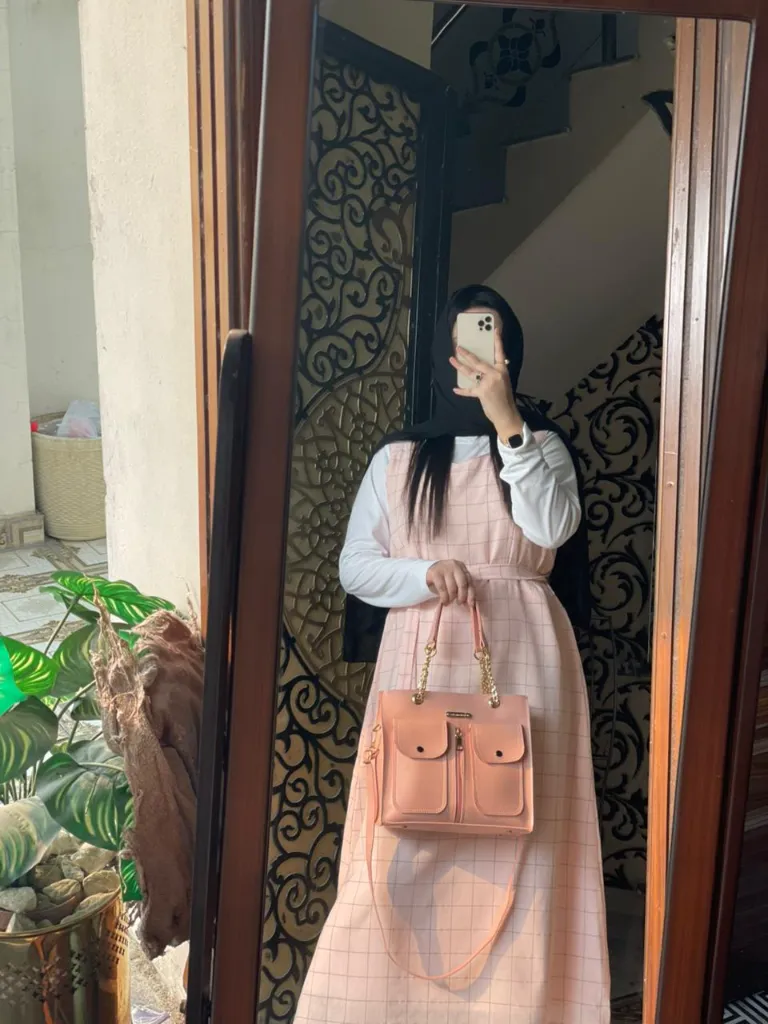 X99 Venira ,  Reenaali, Reena, Reena Ali, iamreenaali, Reena bags, Reenaali bags, Reenahandbags,Reenaalibag,Reenatotebags,Reenaalitorebags,Reenanewbags,handbags,totebags,onlinehandbags, (18).webp