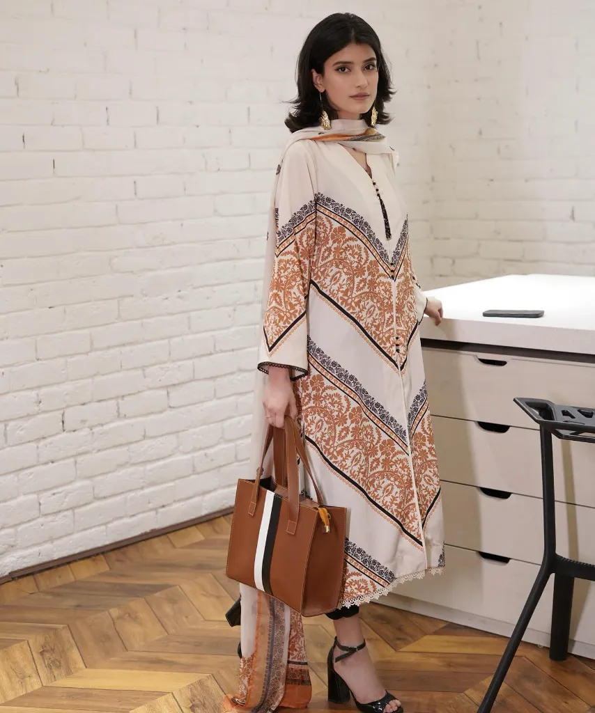 X89 Designia ,  Reenaali, Reena, Reena Ali, iamreenaali, Reena bags, Reenaali bags, Reenahandbags,Reenaalibag,Reenatotebags,Reenaalitorebags,Reenanewbags,handbags,totebags,onlinehandbags (8).webp