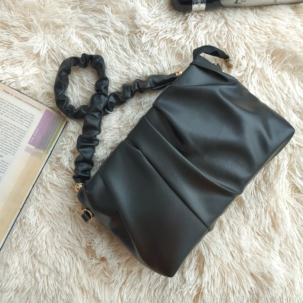 X91 Zyvelle ,  Reenaali, Reena, Reena Ali, iamreenaali, Reena bags, Reenaali bags, Reenahandbags,Reenaalibag,Reenatotebags,Reenaalitorebags,Reenanewbags,handbags,totebags,onlinehandbags,reenaali.com (14).webp