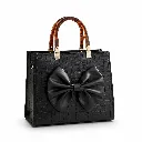 X141 VELSE Virelta,reena,reenaali,reenaalibags,reenaali.com,handbags,onlinebagsinpakistan,reenaali.com bags,reenahadnbags,reenashoulderbags,totebagsinpakistanonline,buyhandbagsinpakistan,reenaali.com (11).webp