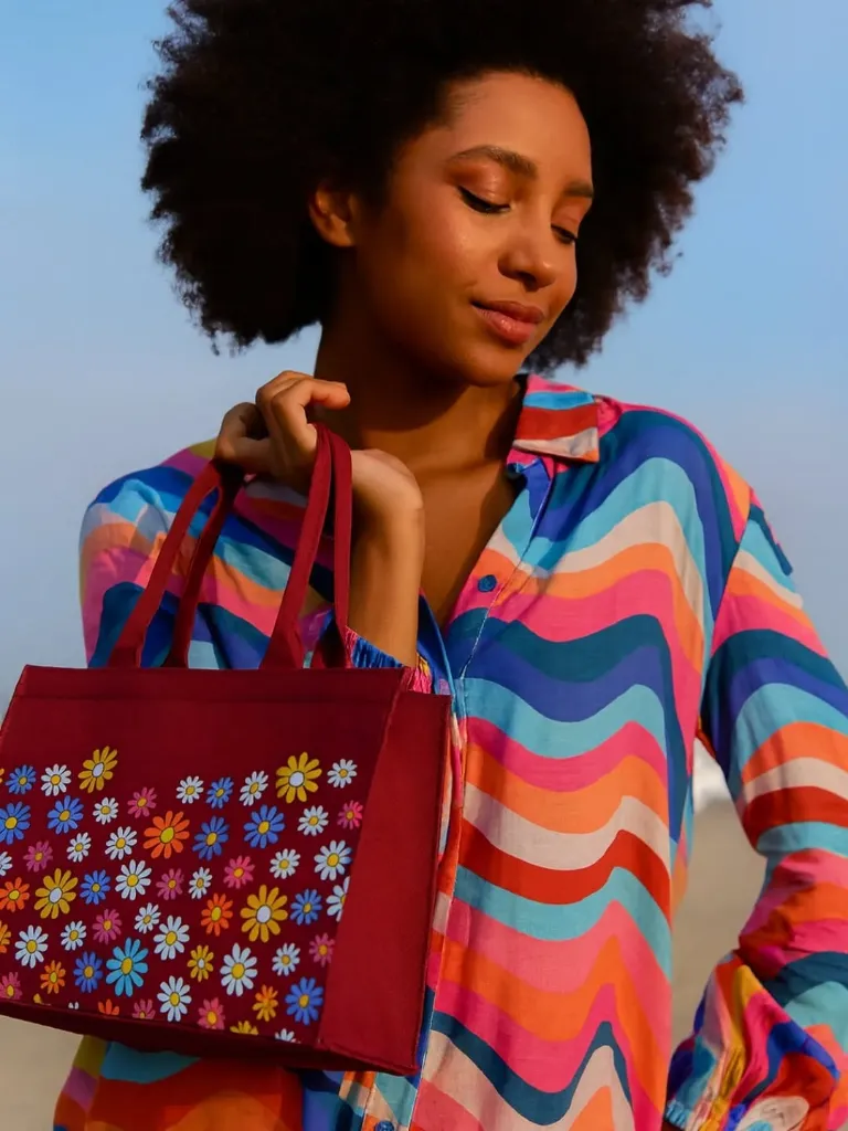 E6 Art Fold,      Reena ali , Reena, Reena ali bags, Reena ali pakistan, Reenaali,Reenaalibags,reenabag,reenabags,reenatotebag,reenaalitorebags,reenali (1).webp