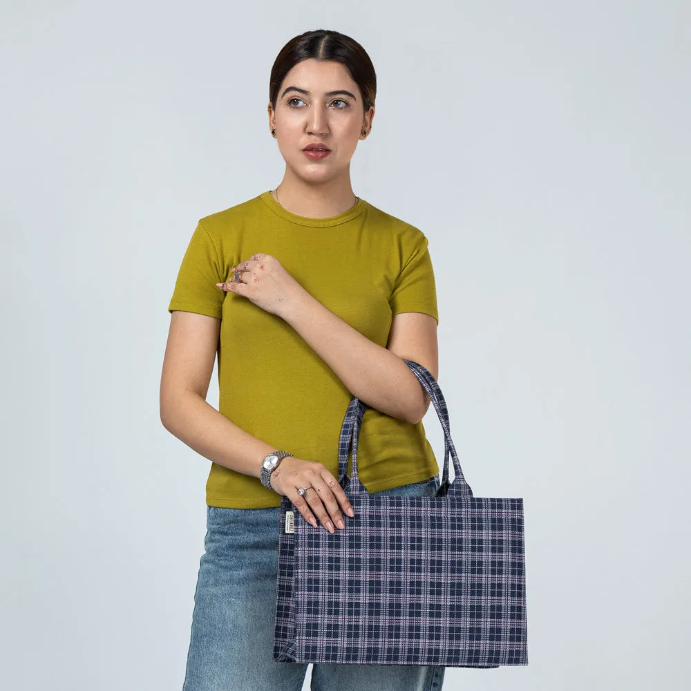 E6 Art Fold,      Reena ali , Reena, Reena ali bags, Reena ali pakistan, Reenaali,Reenaalibags,reenabag,reenabags,reenatotebag,reenaalitorebags,reenali (24).webp