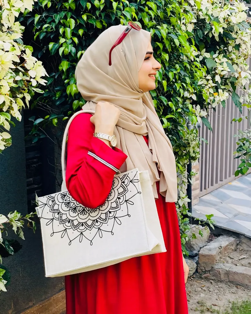 E6 Art Fold,      Reena ali , Reena, Reena ali bags, Reena ali pakistan, Reenaali,Reenaalibags,reenabag,reenabags,reenatotebag,reenaalitorebags,reenali (3).webp