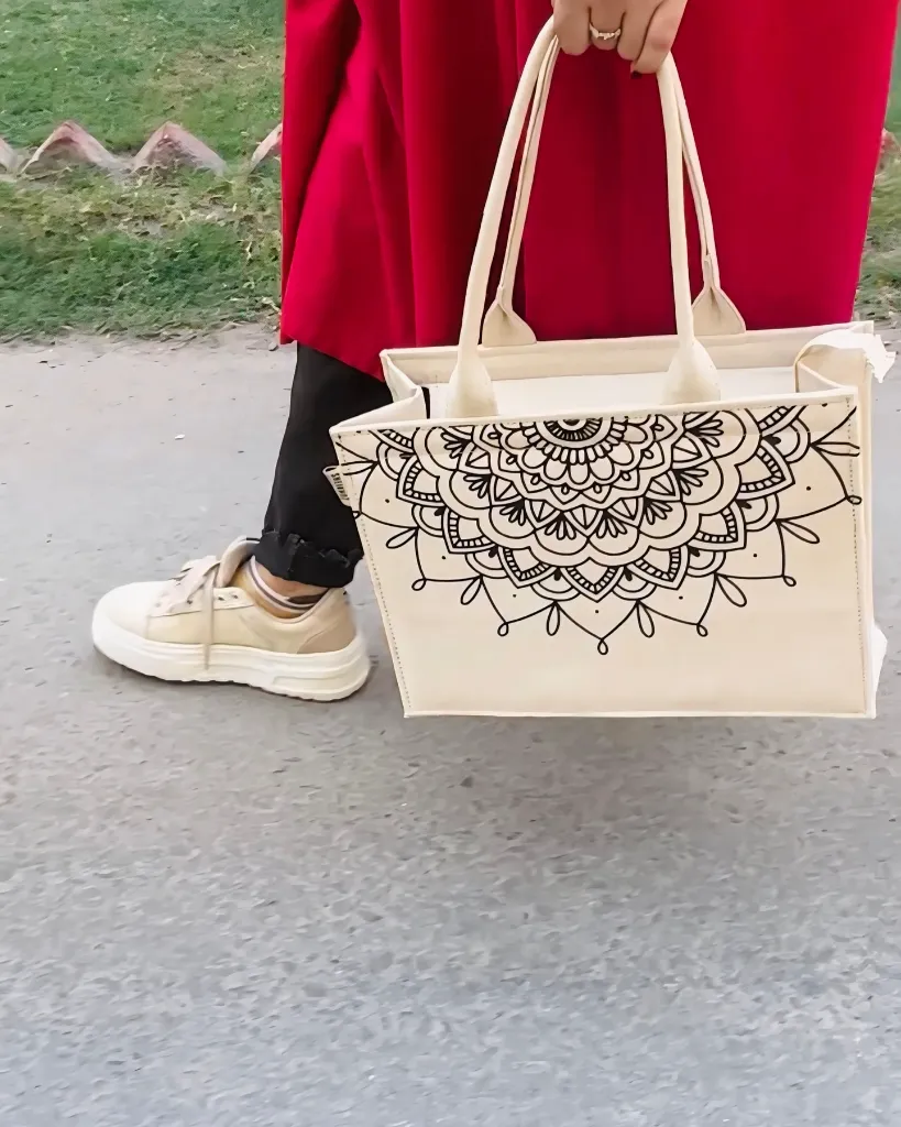 E6 Art Fold,      Reena ali , Reena, Reena ali bags, Reena ali pakistan, Reenaali,Reenaalibags,reenabag,reenabags,reenatotebag,reenaalitorebags,reenali (5).webp