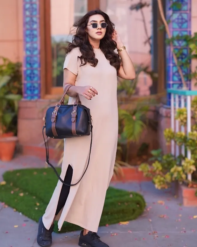 x121 QERIA ,reena,reenaali (1).webp