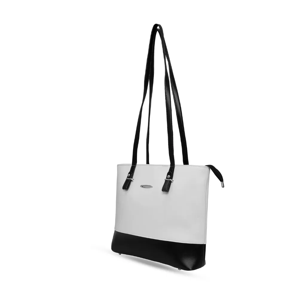 P5 Minimalist Charm ,  Reenaali, Reena, Reena Ali, iamreenaali, Reena bags, Reenaali bags, Reenahandbags,Reenaalibag,Reenatotebags,Reenaalitorebags,Reenanewbags,handbags,totebags,onlinehandbags, (25).webp