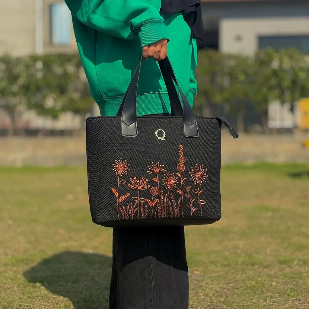 P52 Classic embroidary ,  Reenaali, Reena, Reena Ali, iamreenaali, Reena bags, Reenaali bags, Reenahandbags,Reenaalibag,Reenatotebags,Reenaalitorebags,Re (1 (4).webp