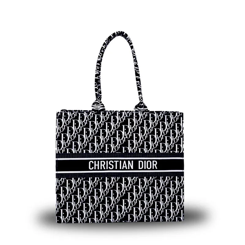 C63 Cdior ,  Reenaali, Reena, Reena Ali, iamreenaali, Reena bags, Reenaali bags, Reenahandbags,Reenaalibag,Reenatotebags,Reenaalitorebags,Reenanewbags,handbags,totebags,onlinehandbags, (2).webp