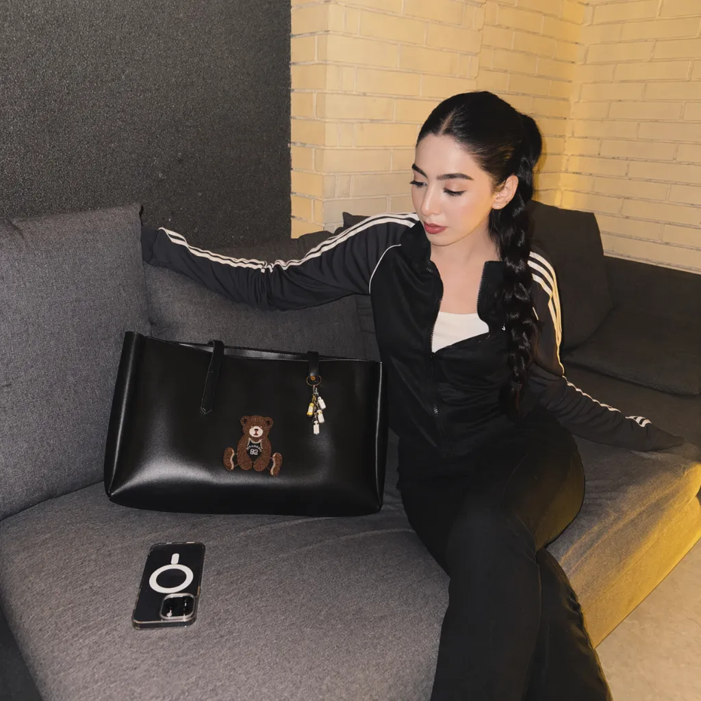 E2 The bear ,Reena ali , Reena, Reena ali bags, Reena ali pakistan, Reenaali,Reenaalibags,reenabag,reenabags,reenatotebag,reenaalitorebags,reenali,reenaali.com ,reena bags (5).webp