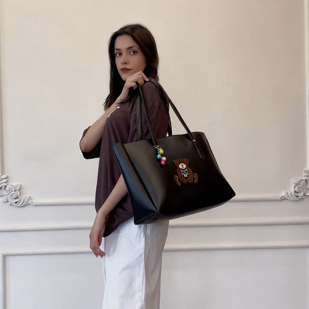 E2 The bear ,Reena ali , Reena, Reena ali bags, Reena ali pakistan, Reenaali,Reenaalibags,reenabag,reenabags,reenatotebag,reenaalitorebags,reenali,reenaali.com ,reena bags (4).webp