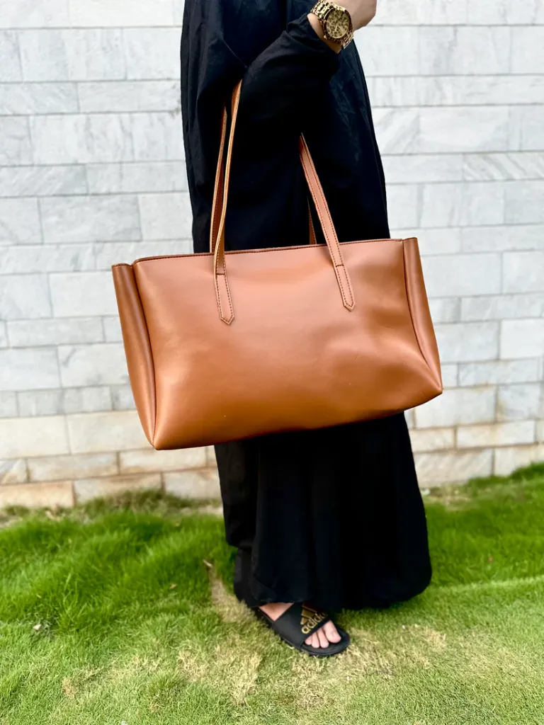 R11 Basic Apex. reenaali.com, reena bags, tote bags, handbags, tote basg oline , buttote bags, reena tote bags, reenaali tote, reenaali tote bags, bagsonline, bagsinpakistan (2).webp