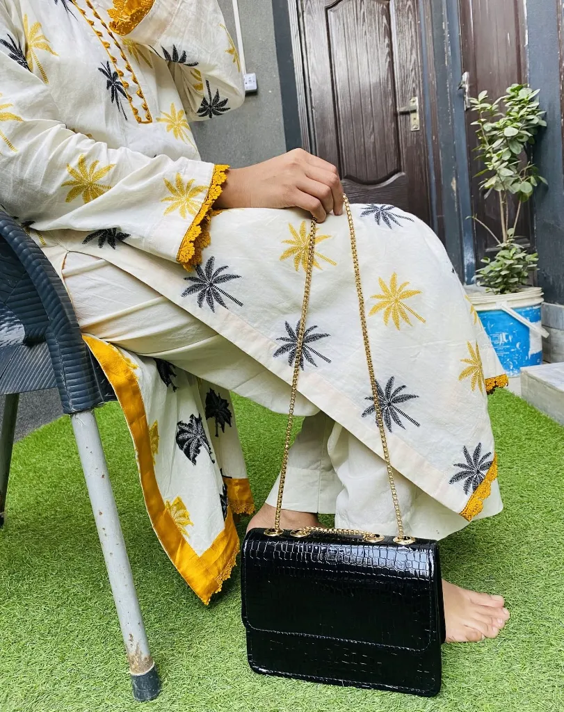 x124 AVROX ,  Reenaali, Reena, Reena Ali, iamreenaali, Reena bags, Reenaali bags, Reenahandbags,Reenaalibag,Reenatotebags,Reenaalitorebags,Reenanewbags,handbags,totebags,onlinehandbags, (2).webp